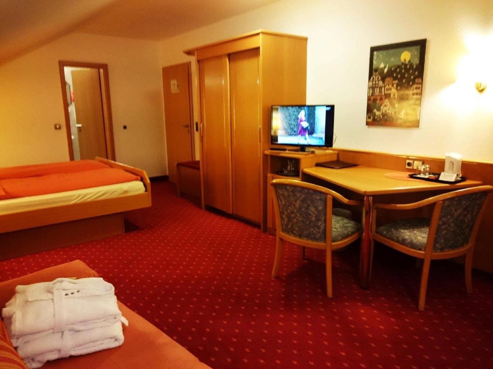 Hotel Goldbaechel Wachenheim an der Weinstraße Kültér fotó