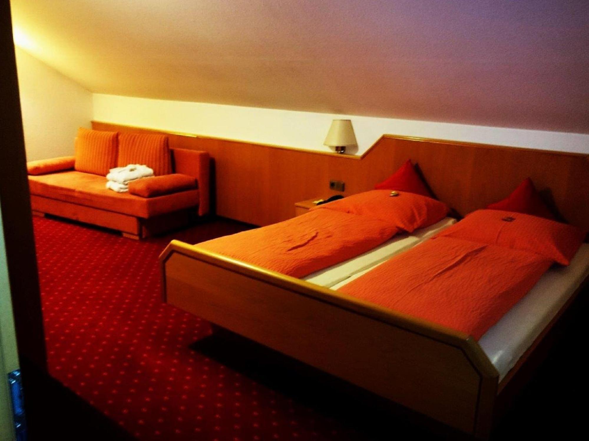 Hotel Goldbaechel Wachenheim an der Weinstraße Kültér fotó