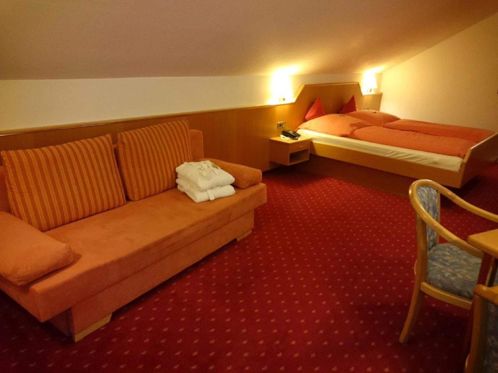 Hotel Goldbaechel Wachenheim an der Weinstraße Kültér fotó